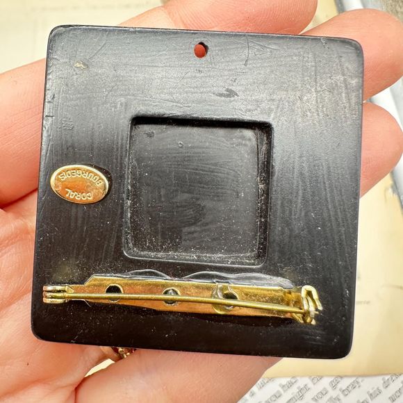 Vintage Resin Painting Square Brooch Pin signed Coral Bourgeois - Picture 4 of 6
